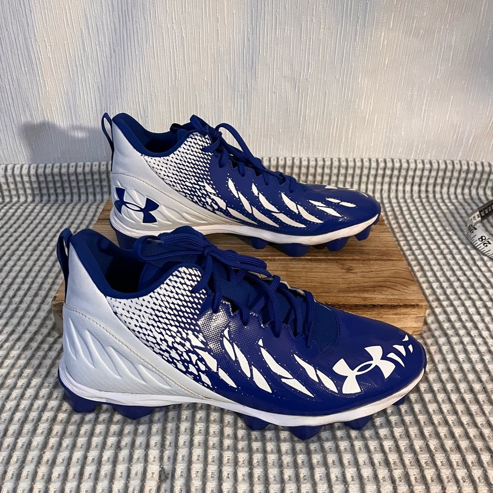 under armour spotlight cleats low